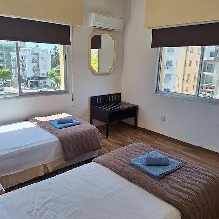 Appartement Terpsichore Apts *