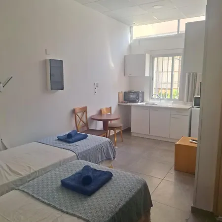 Terpsichore Apts דירה