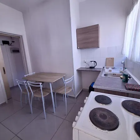 Terpsichore Apts דירה *