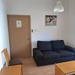 Terpsichore Apts Apartman *